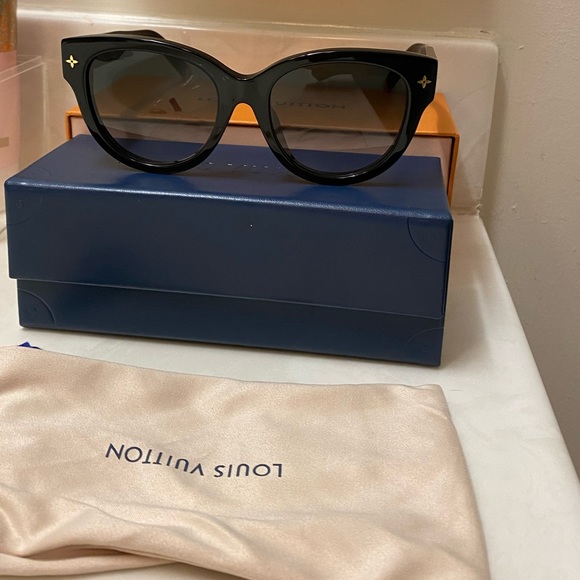 LOUIS VUITTON MONOGRAM ROUND SUNGLASSES BRAND NEW BLACK ! GOLD DETAILED STARS - Picture 4 of 8
